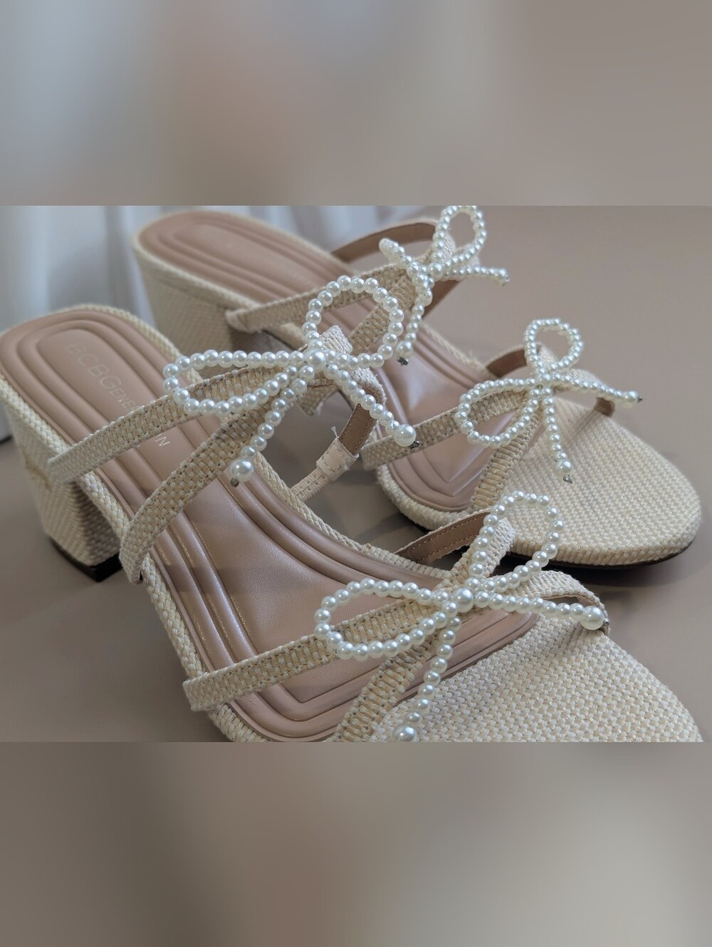 NIB BCBGeneration Pearl Bow Sarina Slide Raffia Block Heel Sandals Size 8